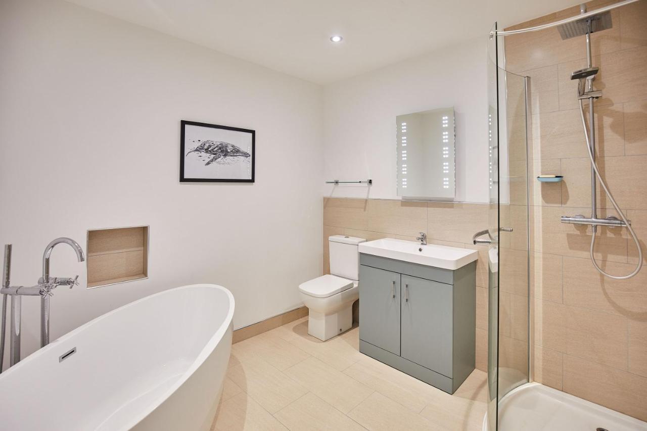 Host & Stay - 4 Metropole Towers Whitby Extérieur photo